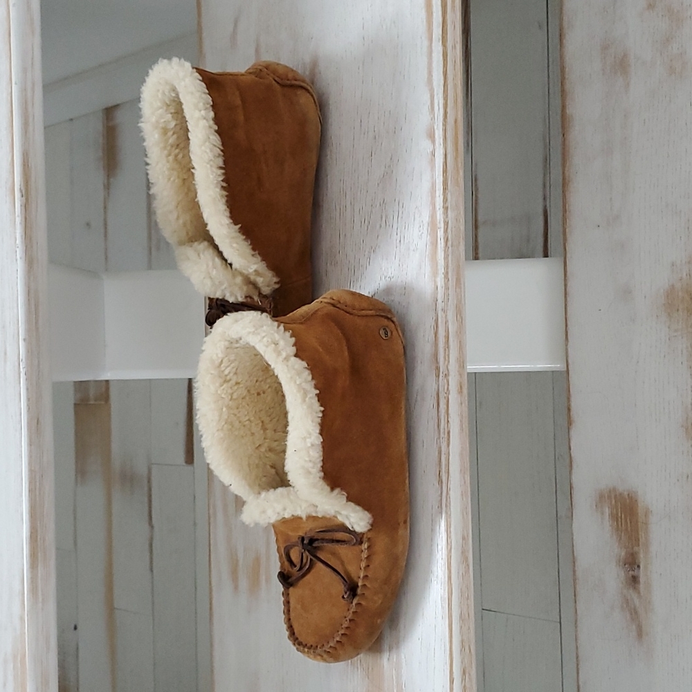UGG moccasins - Picture 2 of 7
